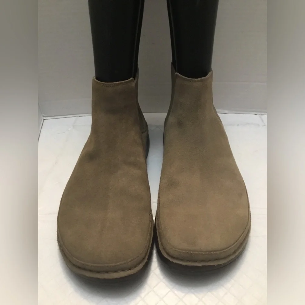 Chaco Men's Suede Chukka Boots in Tan